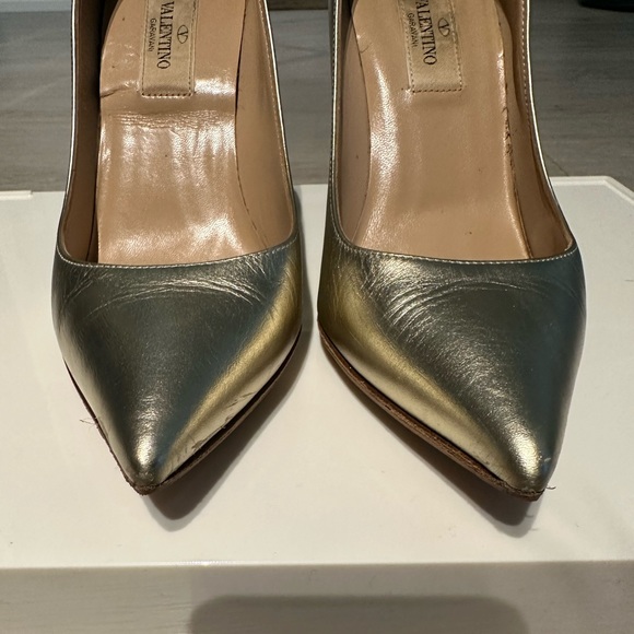 Valentino Garavani Rockstud High heel size 35 Gold leather gently used - Picture 5 of 15